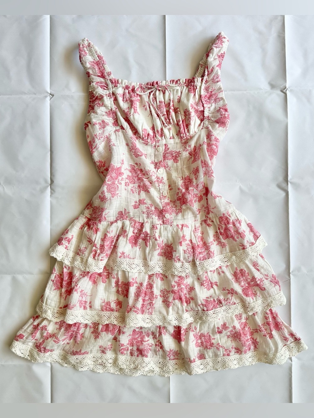 Stella Carlsbad pink and white floral ruffled mini dress, size small